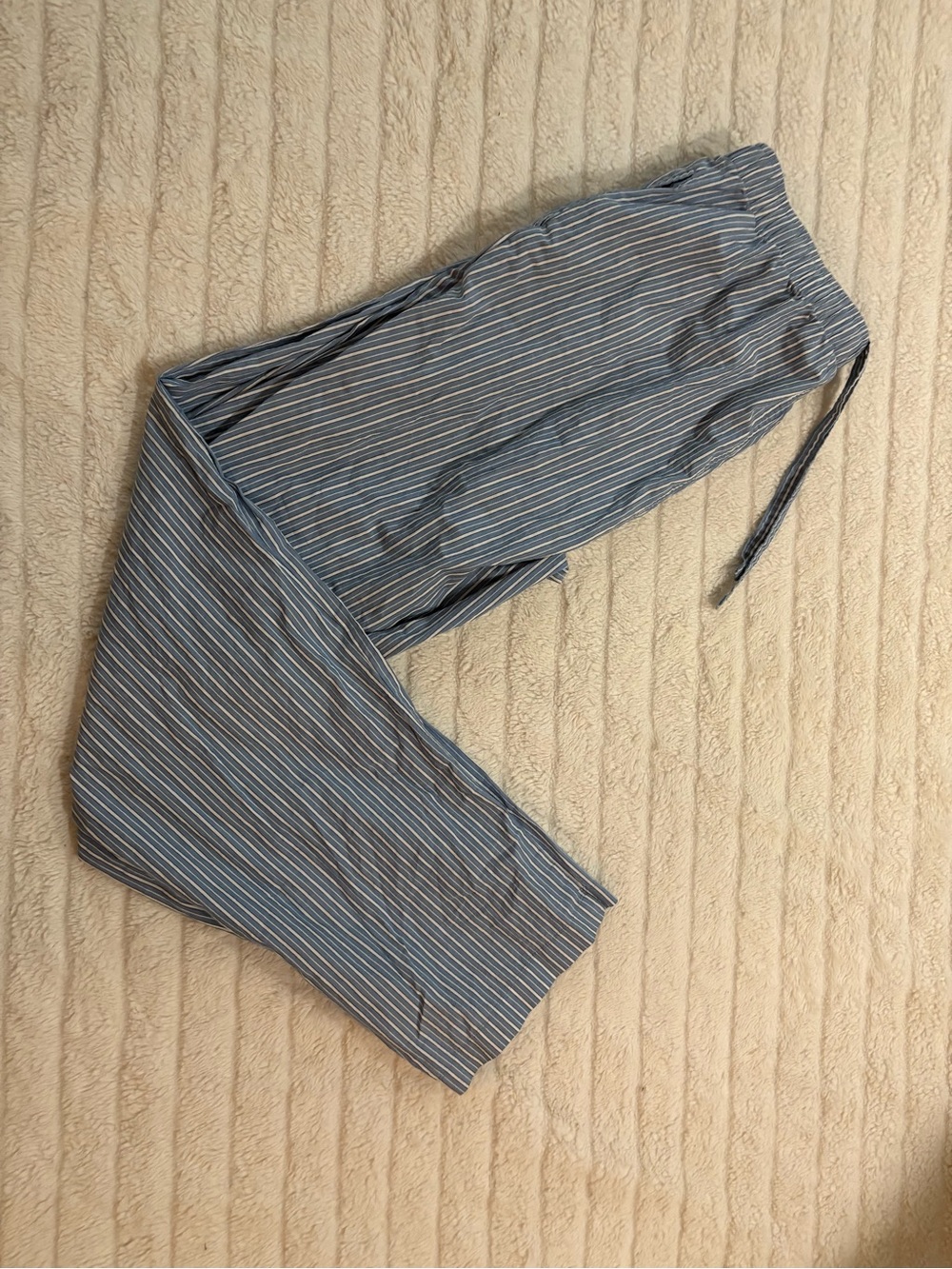 Lands in 100% cotton men’s pajama pants